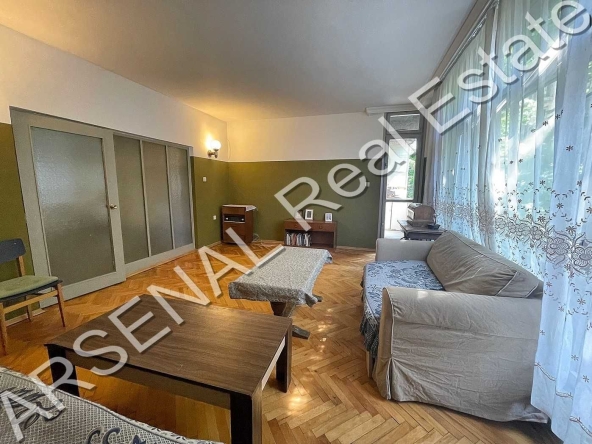 Дава се под наем Тристаен апартамент в София, Оборище - 100 кв.м за 628.32 € - Снимка #1