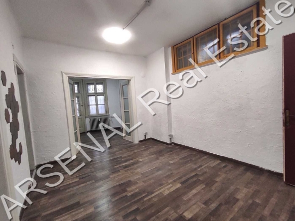 Дава се под наем Четиристаен апартамент в София, Център - 120 кв.м за 997.05 € - Снимка #1