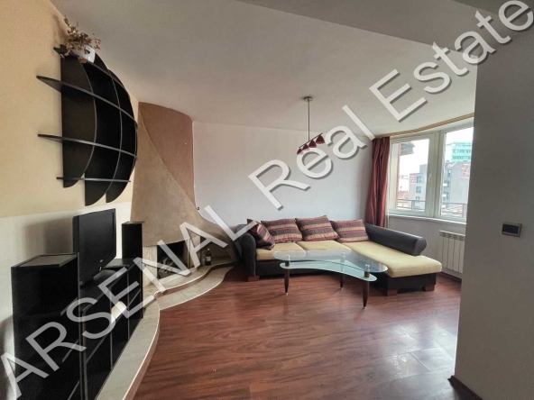 Дава се под наем Двустаен апартамент в София, Център - 88 кв.м за 598.23 € - Снимка #1