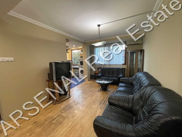 Дава се под наем Тристаен апартамент в София, Център - 115 кв.м за 797.64 € - Снимка #1