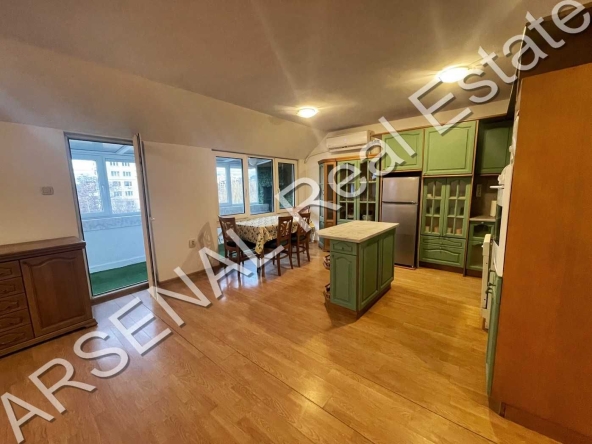 Дава се под наем Тристаен апартамент в София, Оборище - 125 кв.м за 897.6 € - Снимка #1