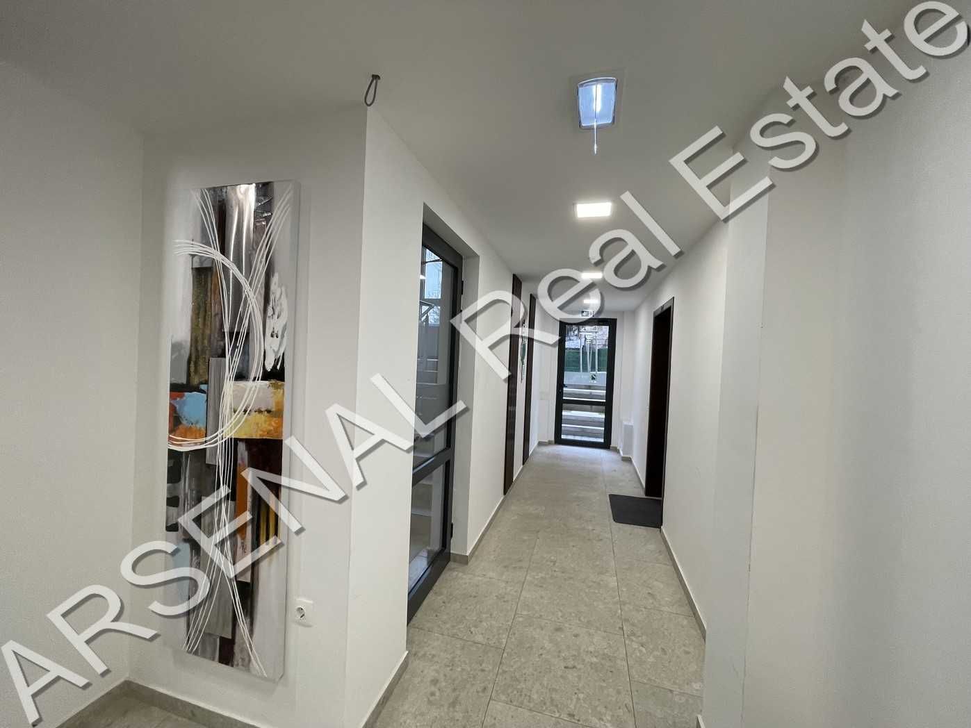 Дава се под наем Тристаен апартамент в София, Център - 106 кв.м за 897.6 € - Снимка #1