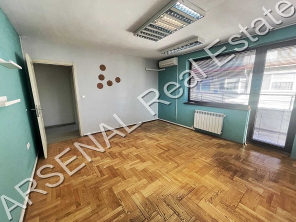 Дава се под наем Офис в София, Лозенец - 85 кв.м за 648.21 € - Снимка #1