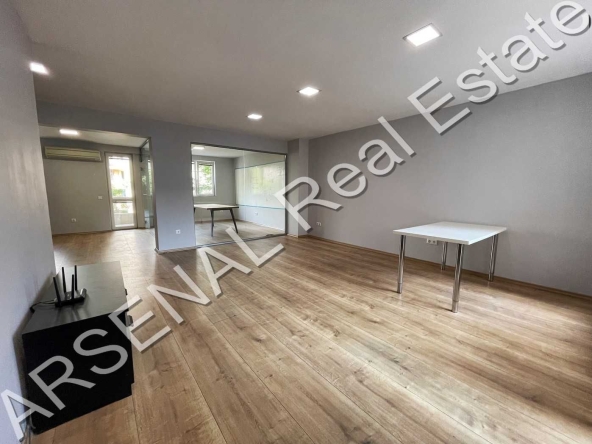 Дава се под наем Офис в София, Център - 86 кв.м за 598.23 € - Снимка #1