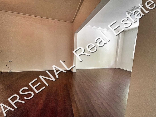 Дава се под наем Офис в София, Център - 117 кв.м за 1000 € - Снимка #1