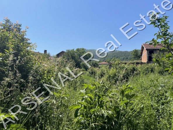 Парцел в София, Гео Милев - 1100 кв.м за 13 €/кв.м - Снимка #1