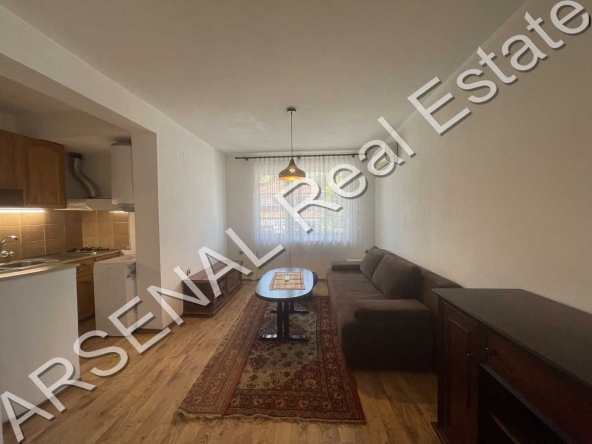 Дава се под наем Етаж от къща в София, Симеоново - 40 кв.м за 398.82 € - Снимка #1