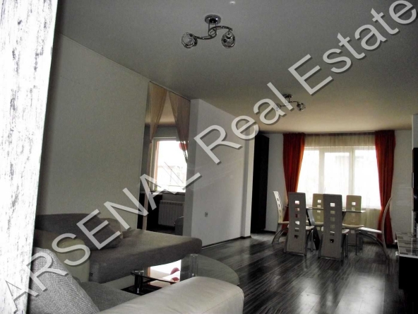Дава се под наем Тристаен апартамент в София, Витоша - 115 кв.м за 548.25 € - Снимка #1