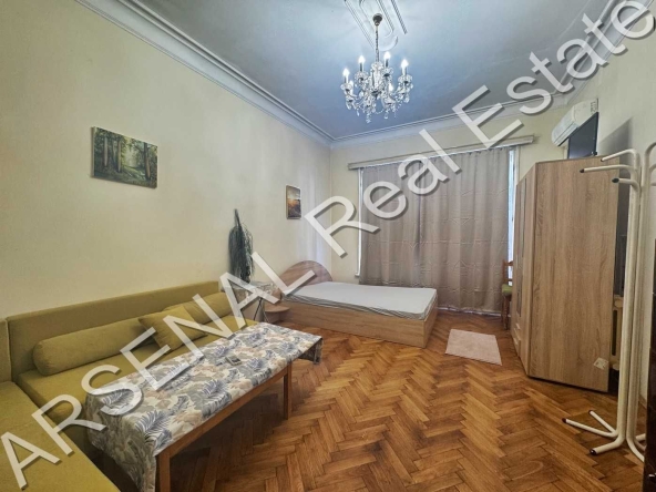 Дава се под наем Едностаен апартамент в София, Център - 44 кв.м за 398.82 € - Снимка #1