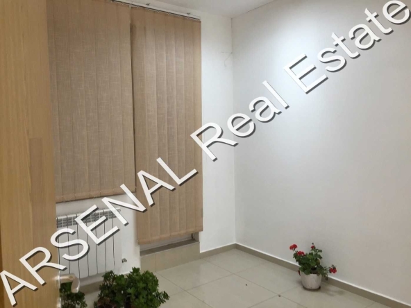 Дава се под наем Офис в София, Лозенец - 49 кв.м за 450 € - Снимка #1