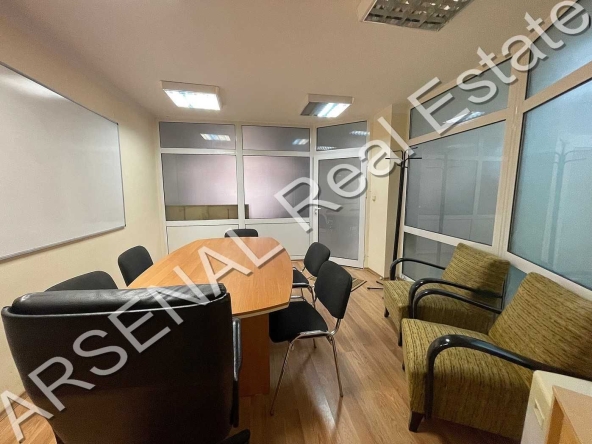 Дава се под наем Офис в София, Център - 105 кв.м за 698.19 € - Снимка #1