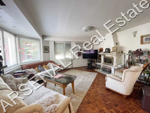 Дава се под наем Многостаен апартамент в София, Студентски град - 245 кв.м за 1000 € - Снимка #1