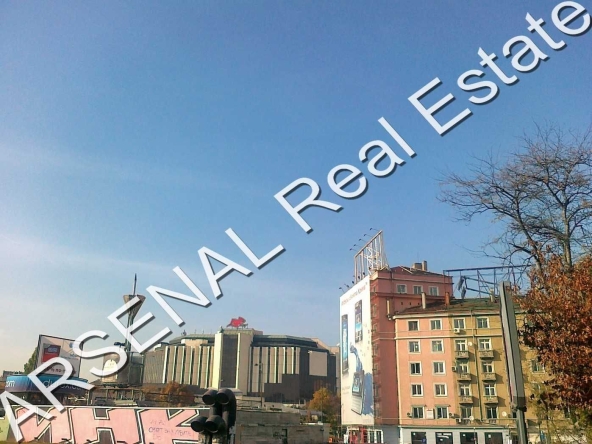 Дава се под наем Магазин в София, Център - 350 кв.м за 3900 € - Снимка #1