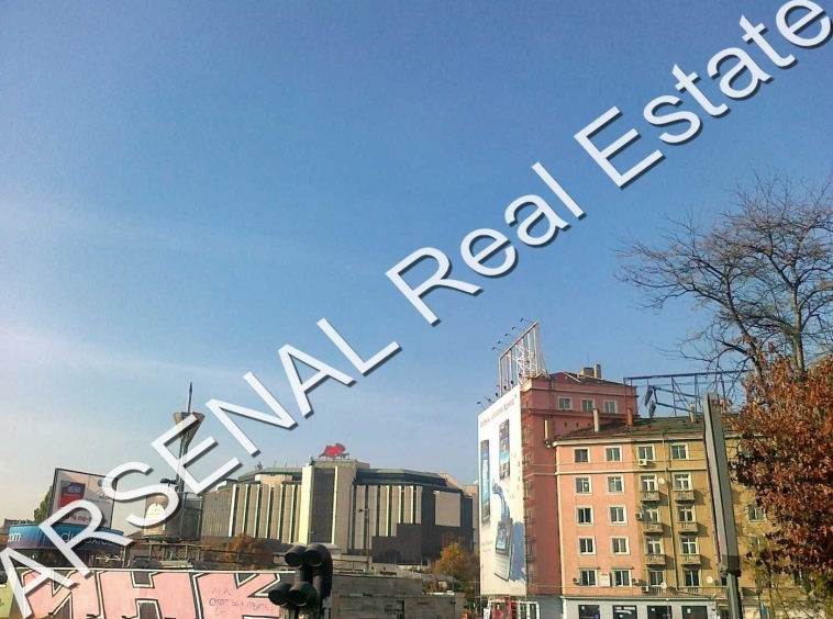 Дава се под наем Магазин в София, Център - 350 кв.м за 3900 € - Снимка #1