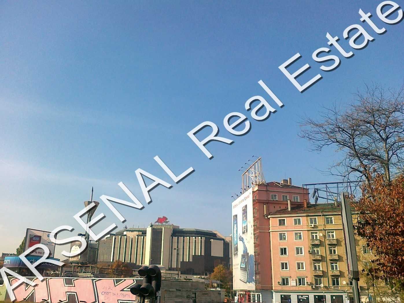 Дава се под наем Магазин в София, Център - 350 кв.м за 3900 € - Снимка #1