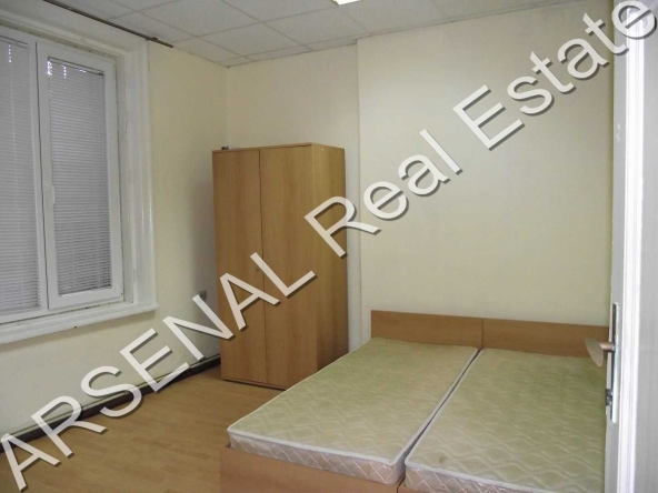 Дава се под наем Етаж от къща в София, Център - 65 кв.м за 325 € - Снимка #1