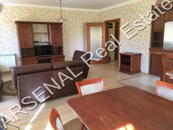 Дава се под наем Тристаен апартамент в София, Витоша - 148 кв.м за 1000 € - Снимка #1