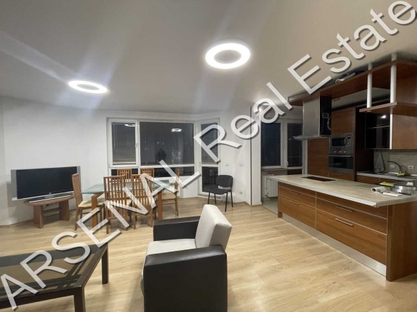 Дава се под наем Тристаен апартамент в София, Стрелбище - 134 кв.м за 700 € - Снимка #1