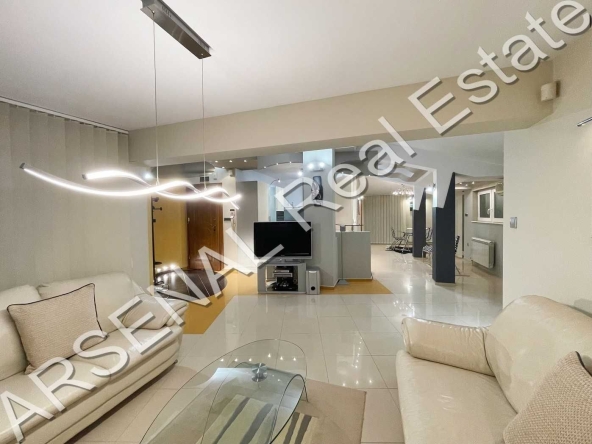 Дава се под наем Тристаен апартамент в София, Студентски град - 200 кв.м за 950 € - Снимка #1