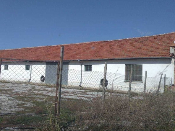 Дава се под наем Склад в Пловдив, Въстанически - 400 кв.м за 586.5 € - Снимка #1