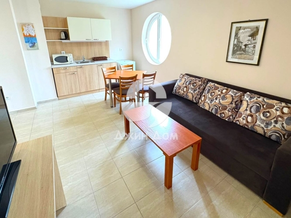 Тристаен апартамент в к.к. Слънчев бряг - 76 кв.м за 671 €/кв.м - Снимка #1