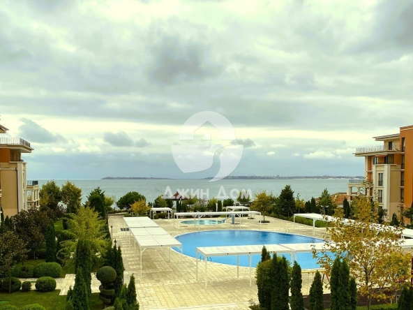 Тристаен апартамент в Свети Влас - 129 кв.м за 1020 €/кв.м - Снимка #1