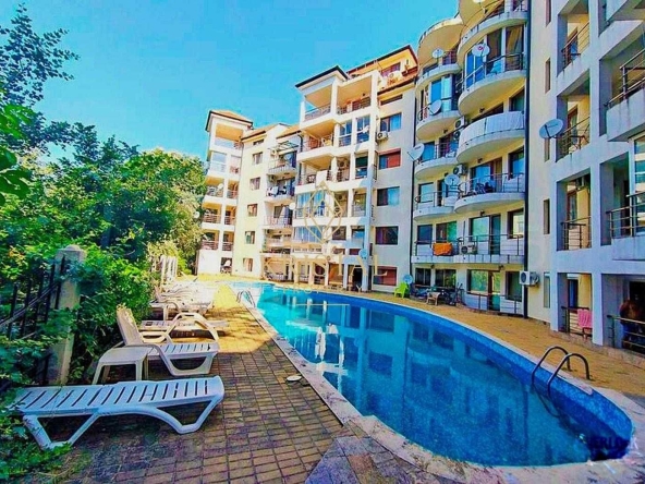 Тристаен апартамент в к.к. Слънчев бряг - 81 кв.м за 888 €/кв.м - Снимка #1