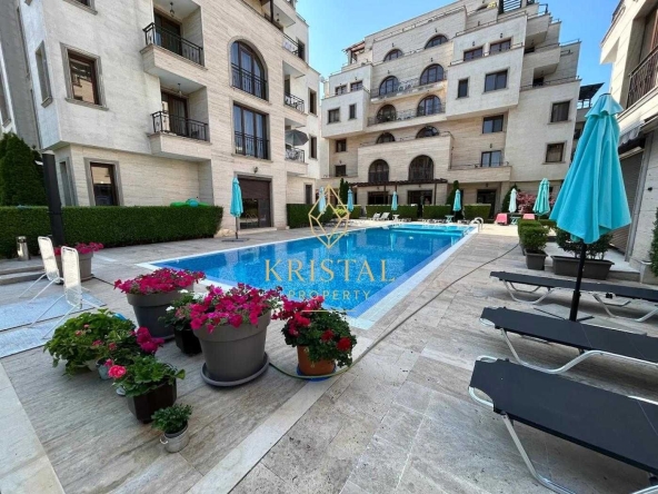 Тристаен апартамент в к.к. Слънчев бряг - 78 кв.м за 1300 €/кв.м - Снимка #1