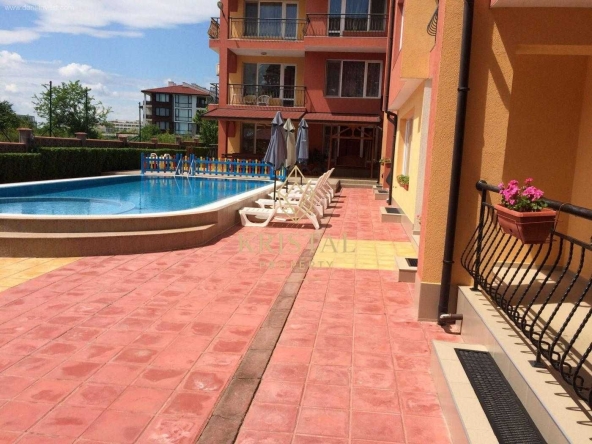 Двустаен апартамент в Несебър - 69 кв.м за 640 €/кв.м - Снимка #1