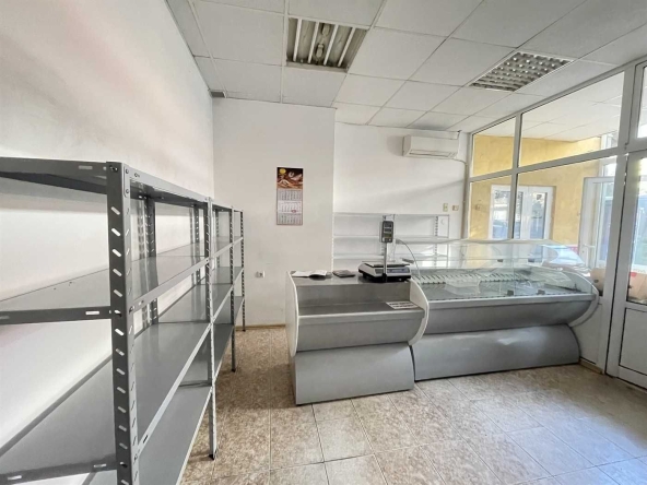 Дава се под наем Магазин в Трявна - 40 кв.м за 204 € - Снимка #1