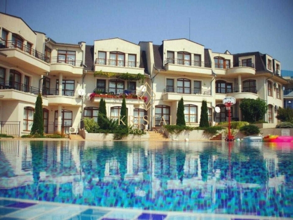 Тристаен апартамент в с. Кошарица, Област Бургас - 96 кв.м за 449 €/кв.м - Снимка #1