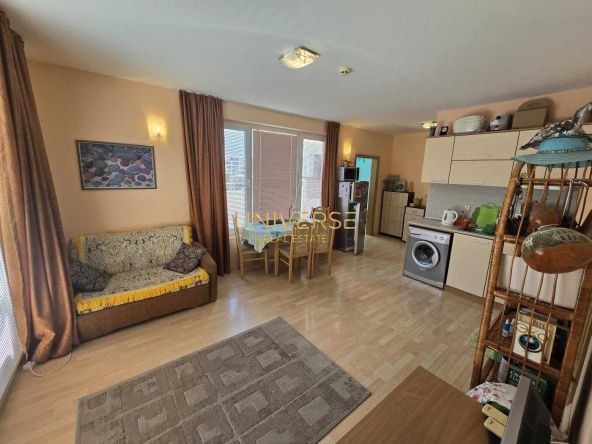 Тристаен апартамент в к.к. Слънчев бряг - 77 кв.м за 1156 €/кв.м - Снимка #1