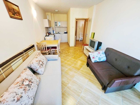 Двустаен апартамент в к.к. Слънчев бряг - 66 кв.м за 985 €/кв.м - Снимка #1