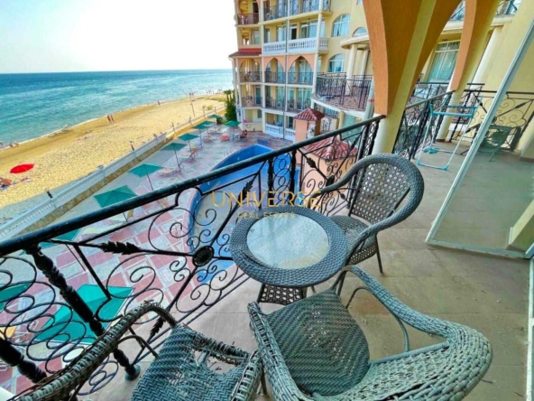 Тристаен апартамент в к.к. Елените - 100 кв.м за 1300 €/кв.м - Снимка #1