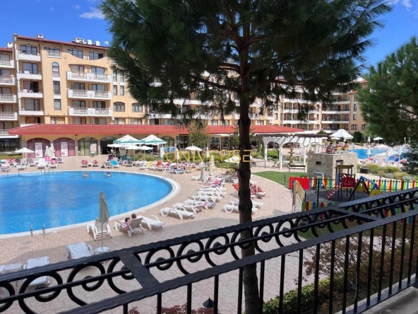 Тристаен апартамент в к.к. Слънчев бряг - 94 кв.м за 1064 €/кв.м - Снимка #1