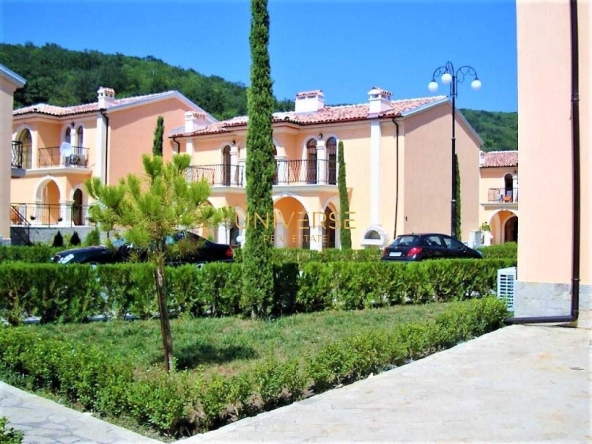 Двустаен апартамент в к.к. Елените - 60 кв.м за 967 €/кв.м - Снимка #1