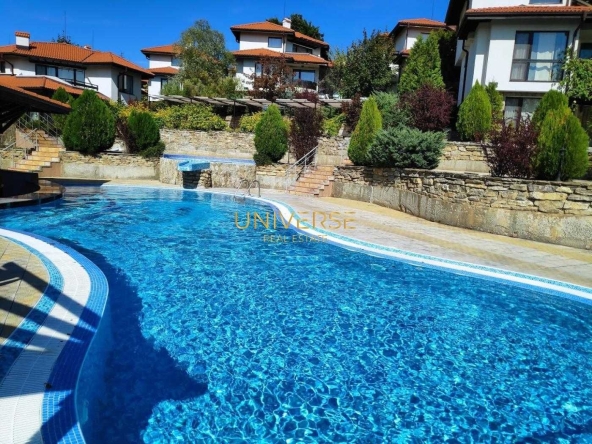 Тристаен апартамент в с. Кошарица, Област Бургас - 130 кв.м за 993 €/кв.м - Снимка #1