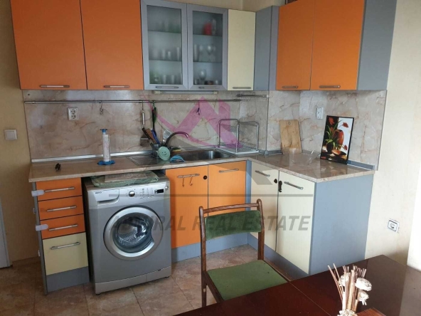 Дава се под наем Тристаен апартамент в Варна, Възраждане 1 - 70 кв.м за 350 € - Снимка #1