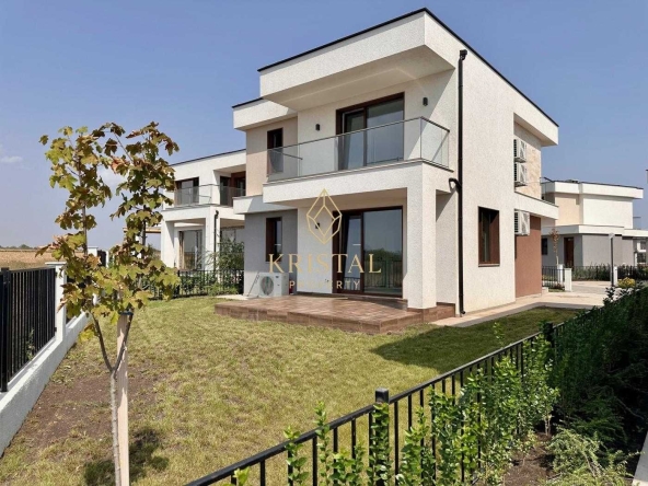 Къща в Поморие - 143 кв.м за 1818 €/кв.м - Снимка #1