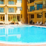 Двустаен апартамент в к.к. Слънчев бряг - 61 кв.м за 1030 €/кв.м - Снимка #1