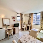 Тристаен апартамент в к.к. Слънчев бряг - 73 кв.м за 1055 €/кв.м - Снимка #1