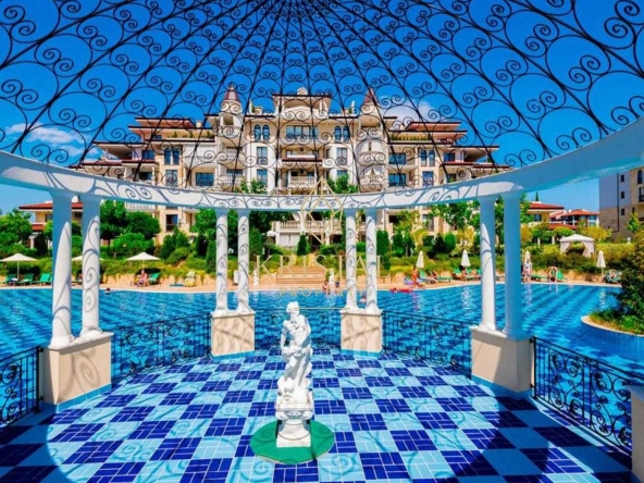 Тристаен апартамент в Несебър - 121 кв.м за 1003 €/кв.м - Снимка #1