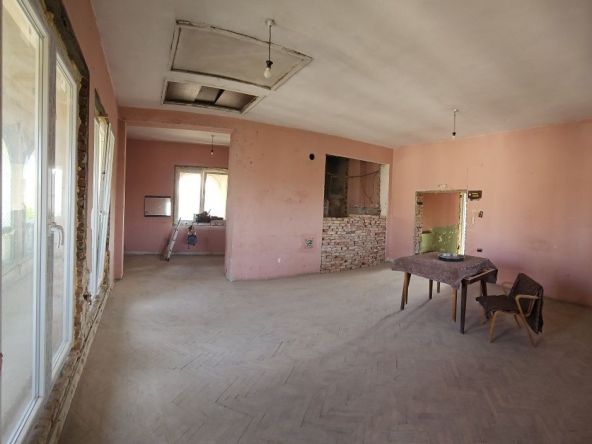 Ателие в Плевен, Идеален център - 53 кв.м за 1154 €/кв.м - Снимка #1