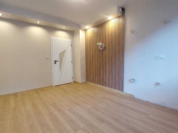 Тристаен апартамент в Габрово, Център - 62 кв.м за 1358 €/кв.м - Снимка #1