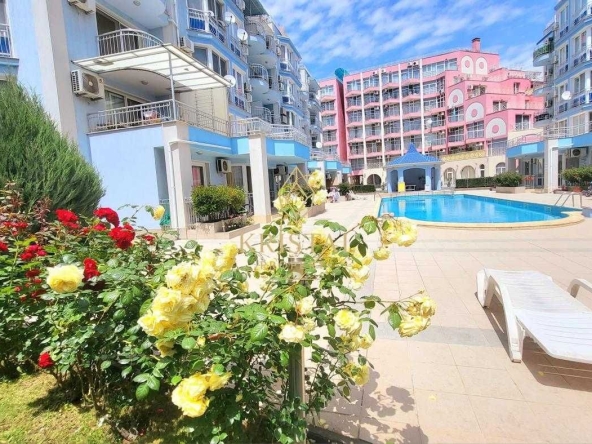 Двустаен апартамент в к.к. Слънчев бряг - 67 кв.м за 1217 €/кв.м - Снимка #1