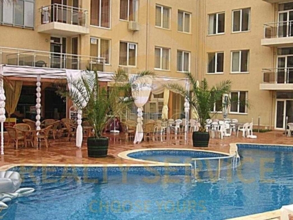 Тристаен апартамент в к.к. Слънчев бряг - 58 кв.м за 36 €/кв.м - Снимка #1