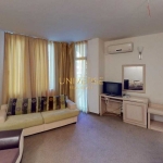 Двустаен апартамент в к.к. Слънчев бряг - 63 кв.м за 921 €/кв.м - Снимка #1