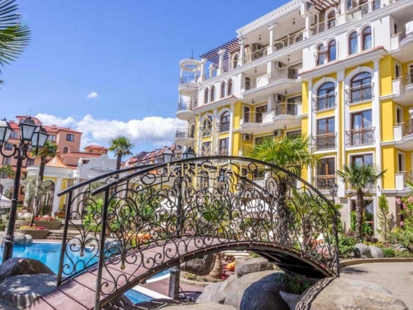 Двустаен апартамент в к.к. Слънчев бряг - 64 кв.м за 1625 €/кв.м - Снимка #1