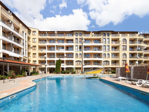 Тристаен апартамент в к.к. Слънчев бряг - 96 кв.м за 1156 €/кв.м - Снимка #1