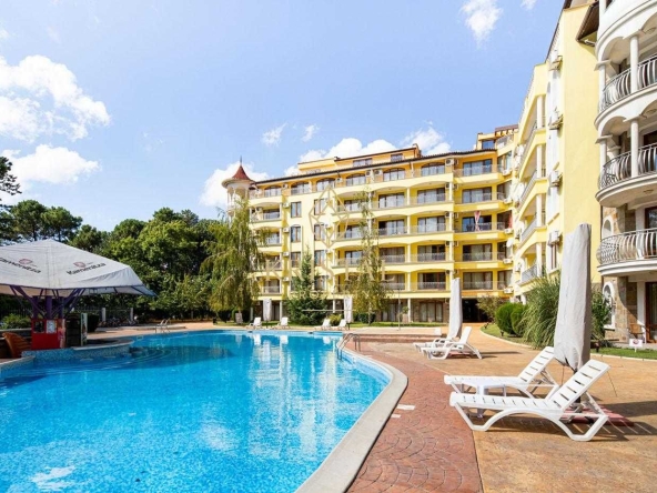 Двустаен апартамент в к.к. Слънчев бряг - 51 кв.м за 800 €/кв.м - Снимка #1